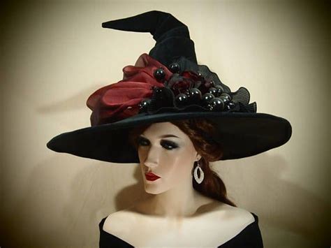 Noir and ruby witch hat